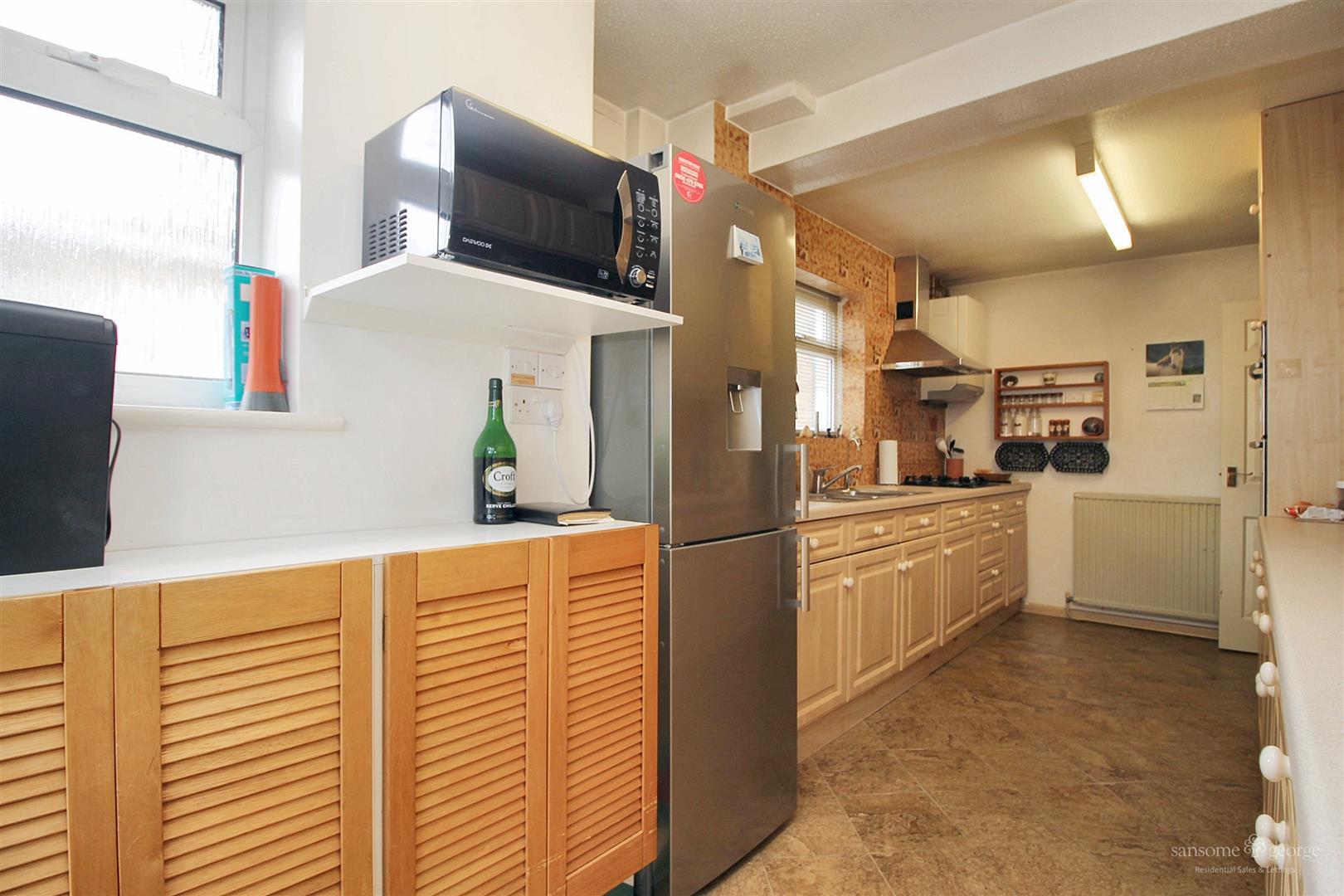 Fitzroy Crescent, Woodley, Reading